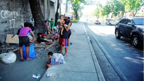 Manila street dwellers